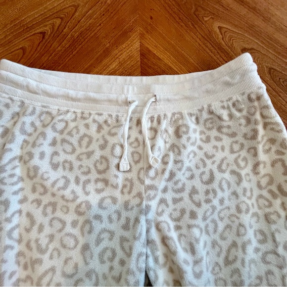 Old Navy Animal Print Pajama PJ Set. Women’s XS Cheetah Print - Picture 6 of 7